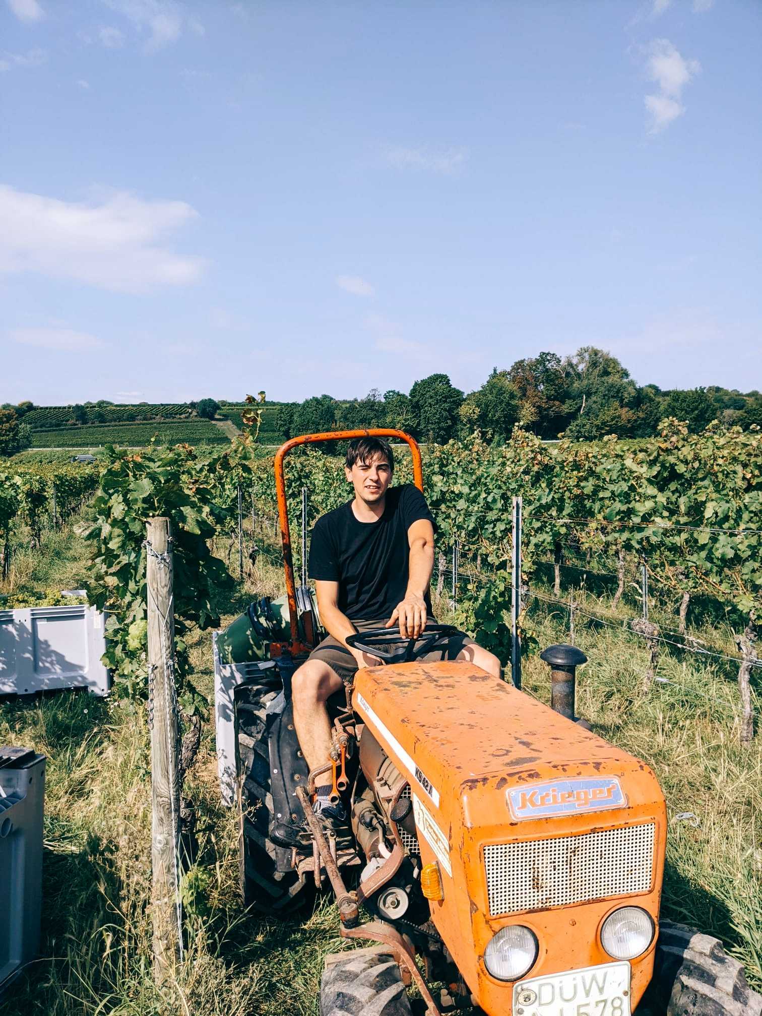 Tractor, Jonas Brand